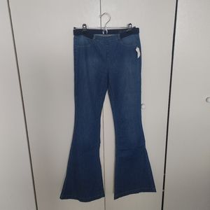 Blank NYC Denim Belle Bottom Jeans Airs Tags 28 x 34 MSRP $88.00